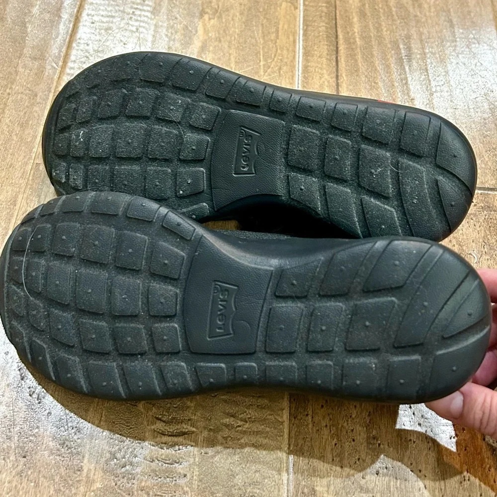 Levi’s Men’s Beckham Knit Shoes Black Size 4 EUC
